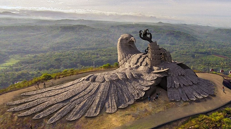 File:Jatayu park.jpg