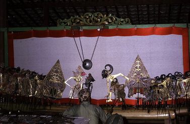 Wayang kulit performance 04.jpg
