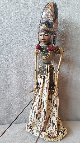 File:Draupadi 01 - 601-2.jpg